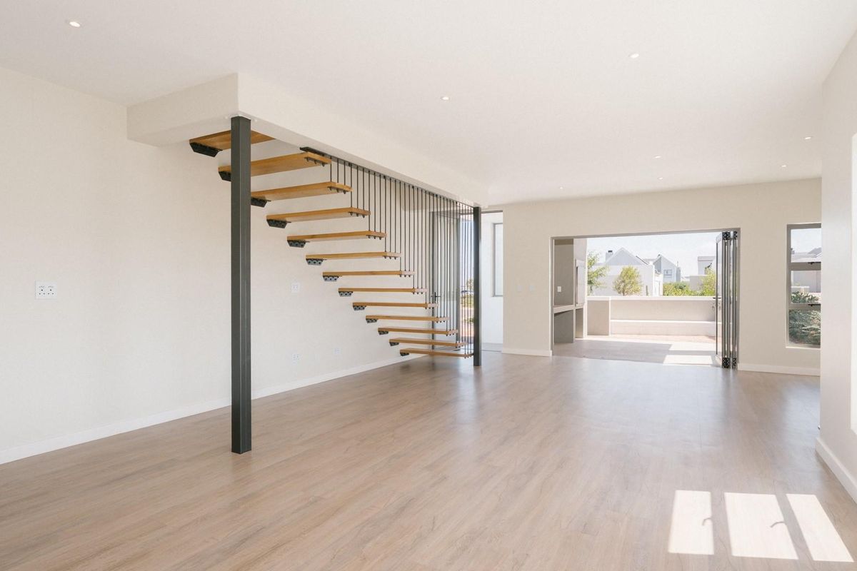 Modern Comfort in the Heart of Chardon - No Transfer Duty - Photo 5