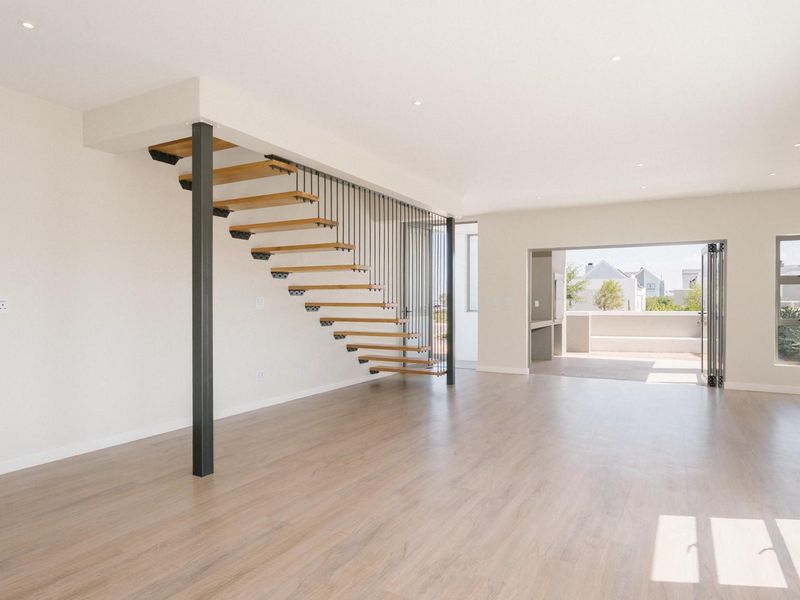 Modern Comfort in the Heart of Chardon - No Transfer Duty - Photo 5