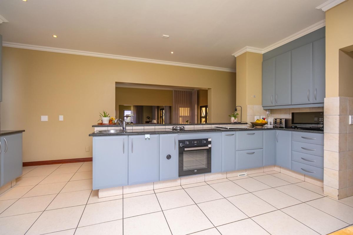 House Under Offer in Broadacres Sandton - Photo 5
