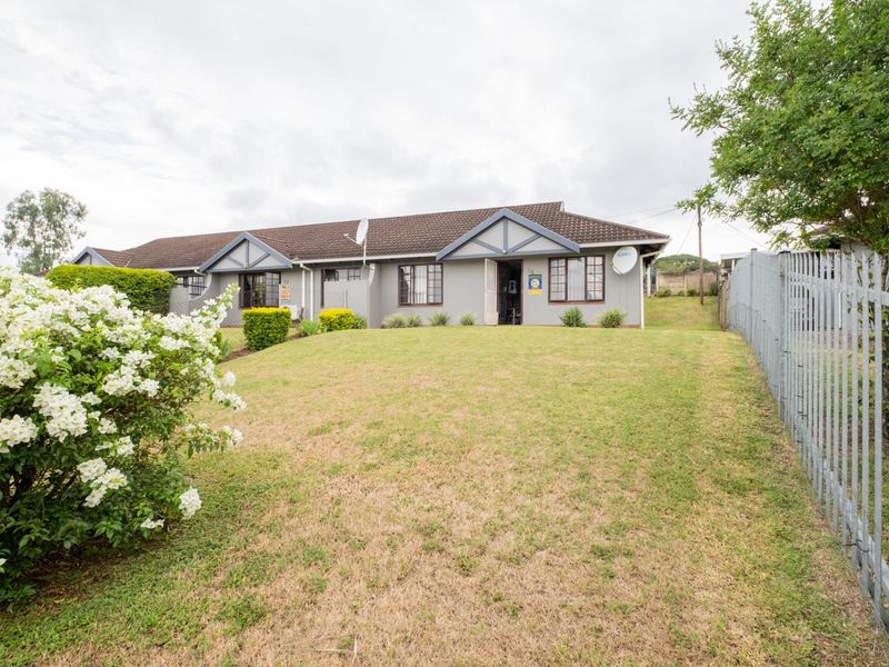 Charming 2-Bedroom Townhouse in a Peaceful Lincoln Meade Complex - Photo 2