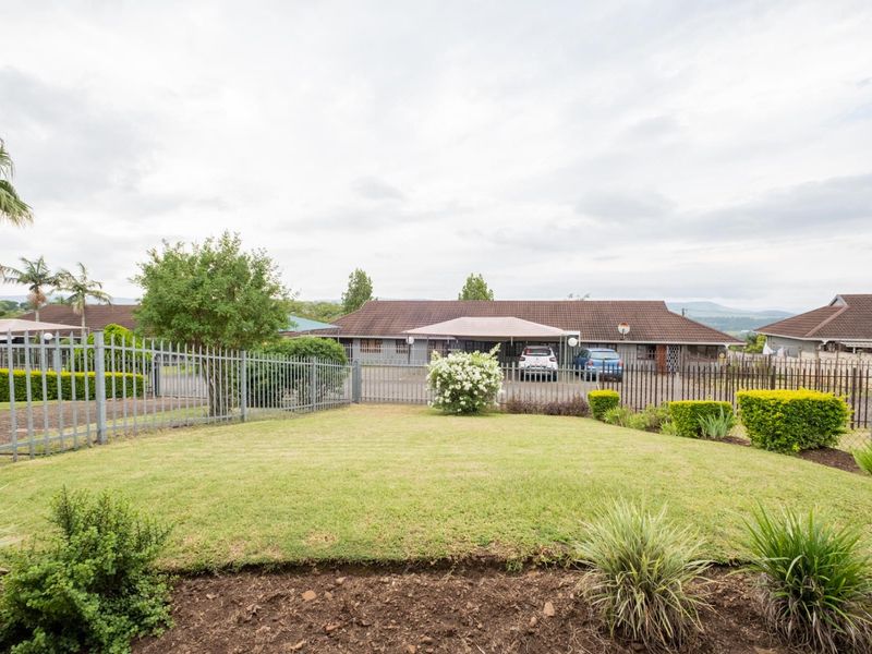 Charming 2-Bedroom Townhouse in a Peaceful Lincoln Meade Complex - Photo 4