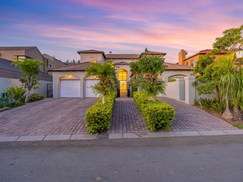 Five-Bedroom Spacious Family Home in Secure Fernbrook Estate - Photo 2