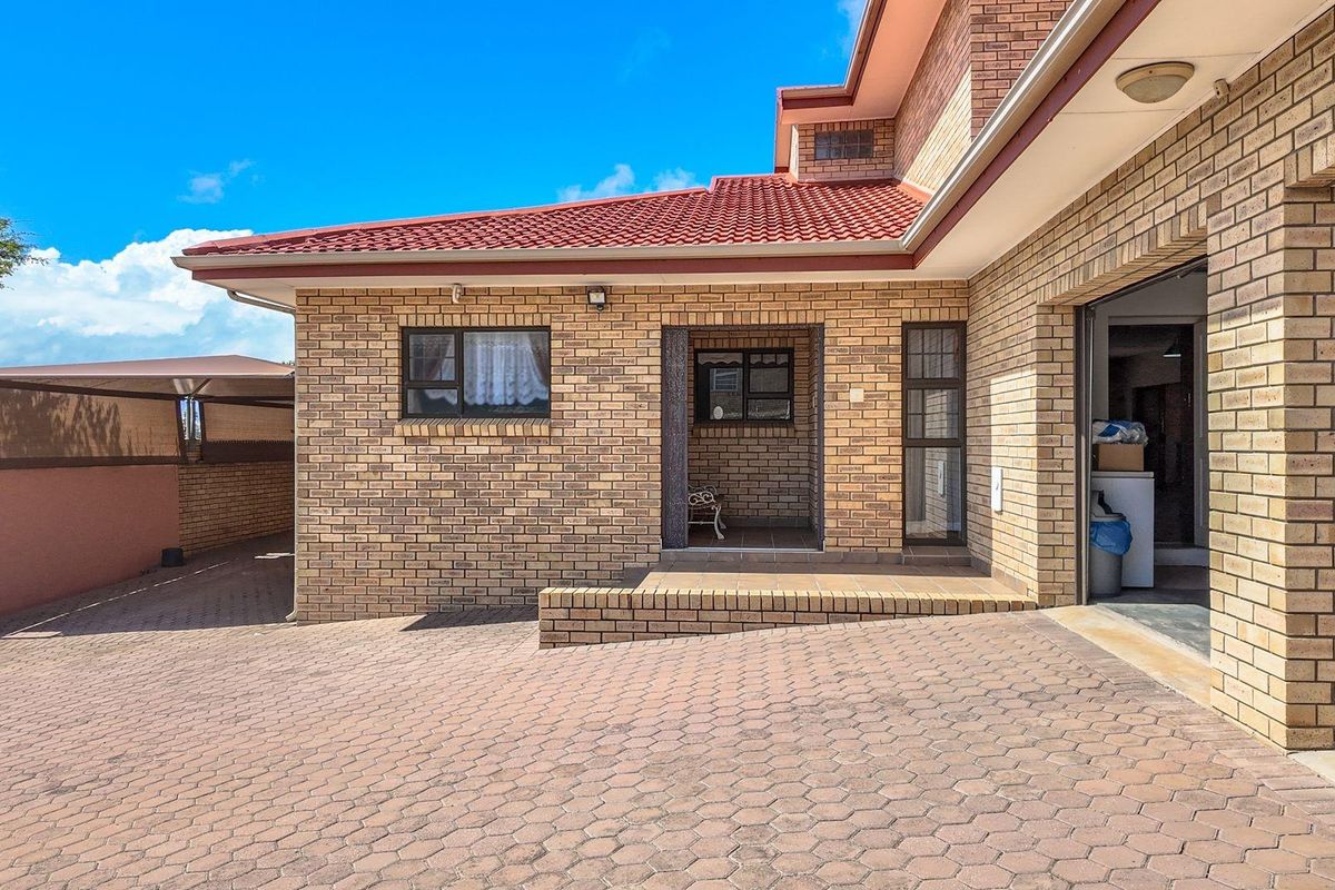 Perfect for a family or as a holiday retreat. Short walk to the beach. - Photo 2