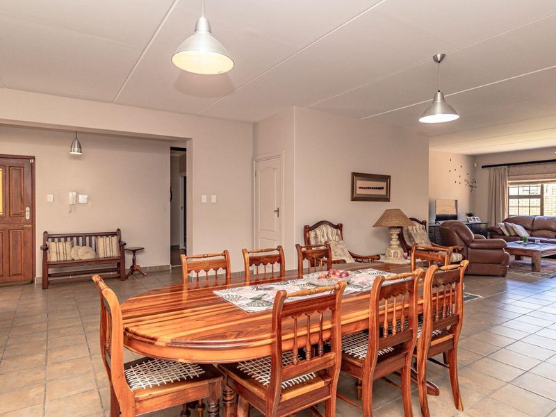 Perfect for a family or as a holiday retreat. Short walk to the beach. - Photo 7