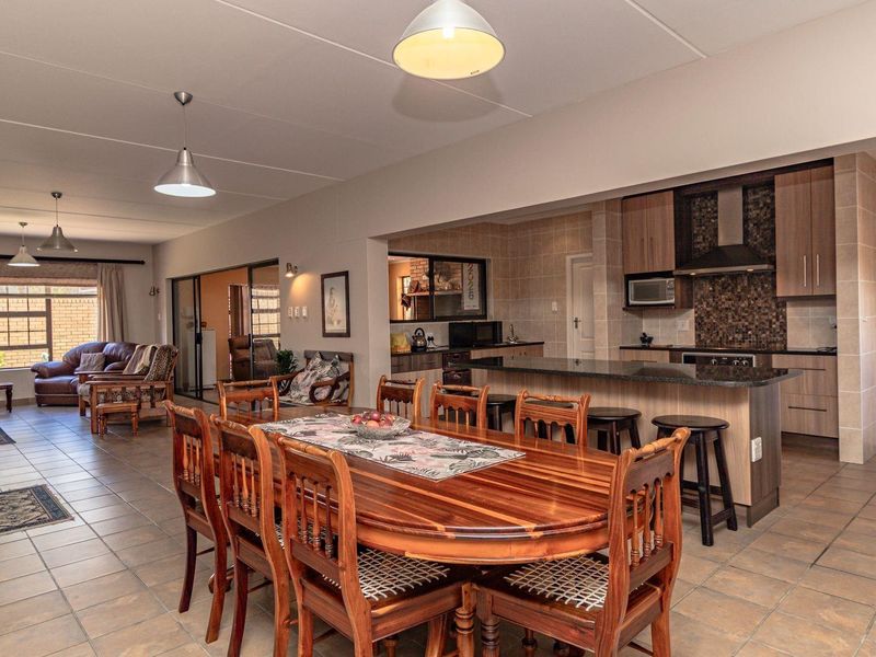 Perfect for a family or as a holiday retreat. Short walk to the beach. - Photo 6