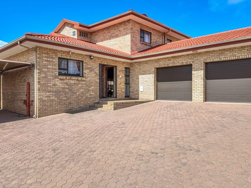 Perfect for a family or as a holiday retreat. Short walk to the beach. - Photo 3