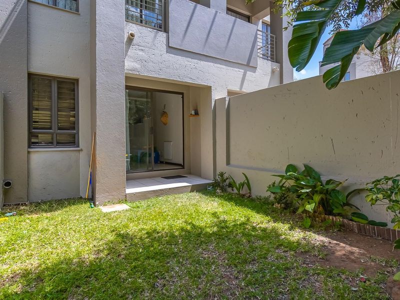 Sleek City Living in Paulshof - Photo 2