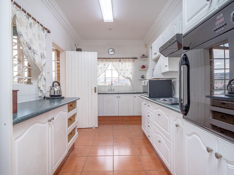 Low-Maintenance, Free-standing, Full Title Townhouse - Photo 8