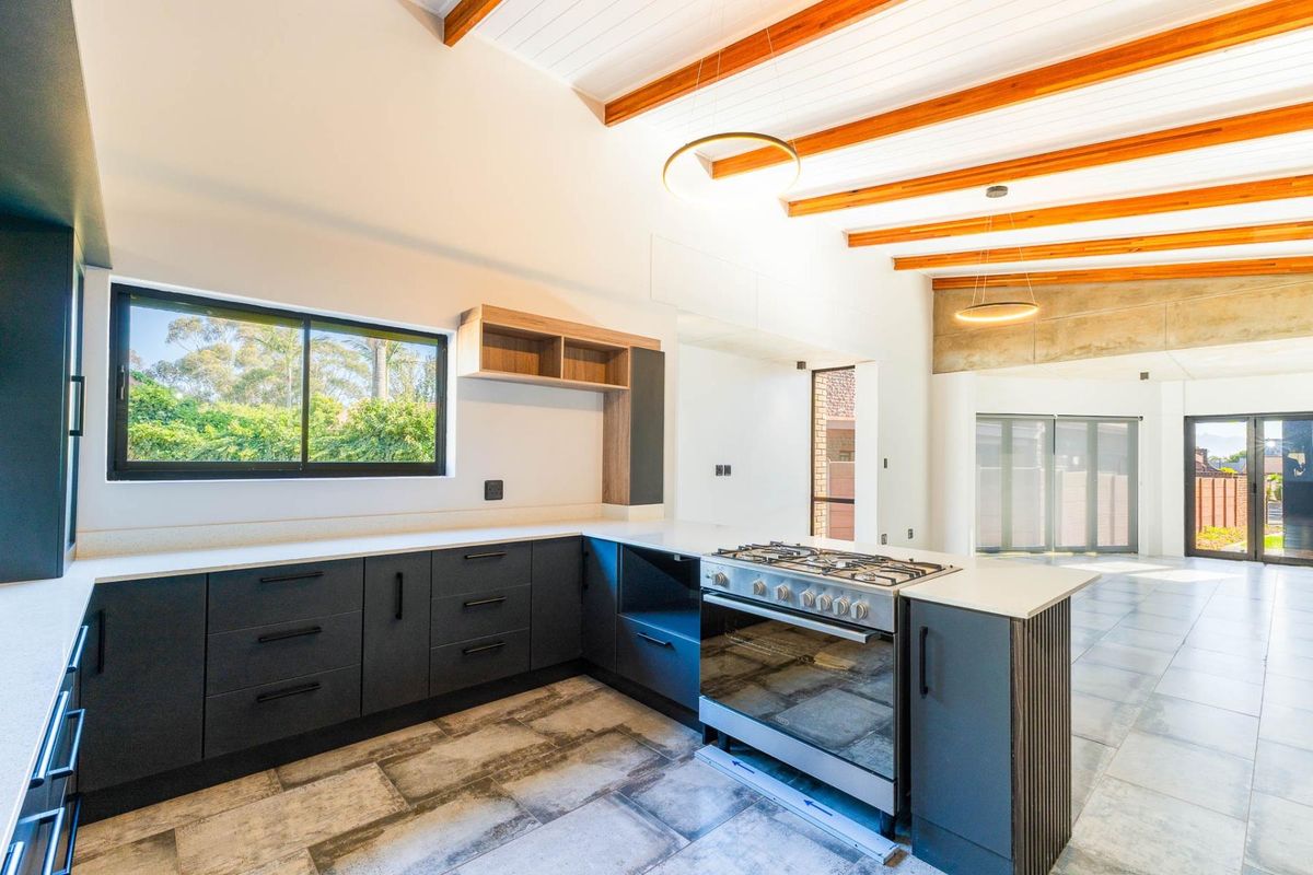 Brand new modern style home for sale in Riversdale Western Cape - Photo 2