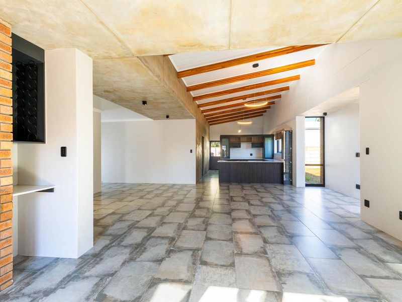 Brand new modern style home for sale in Riversdale Western Cape - Photo 9