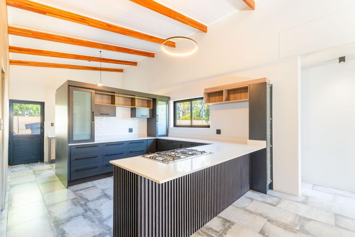 Brand new modern style home for sale in Riversdale Western Cape - Photo 4