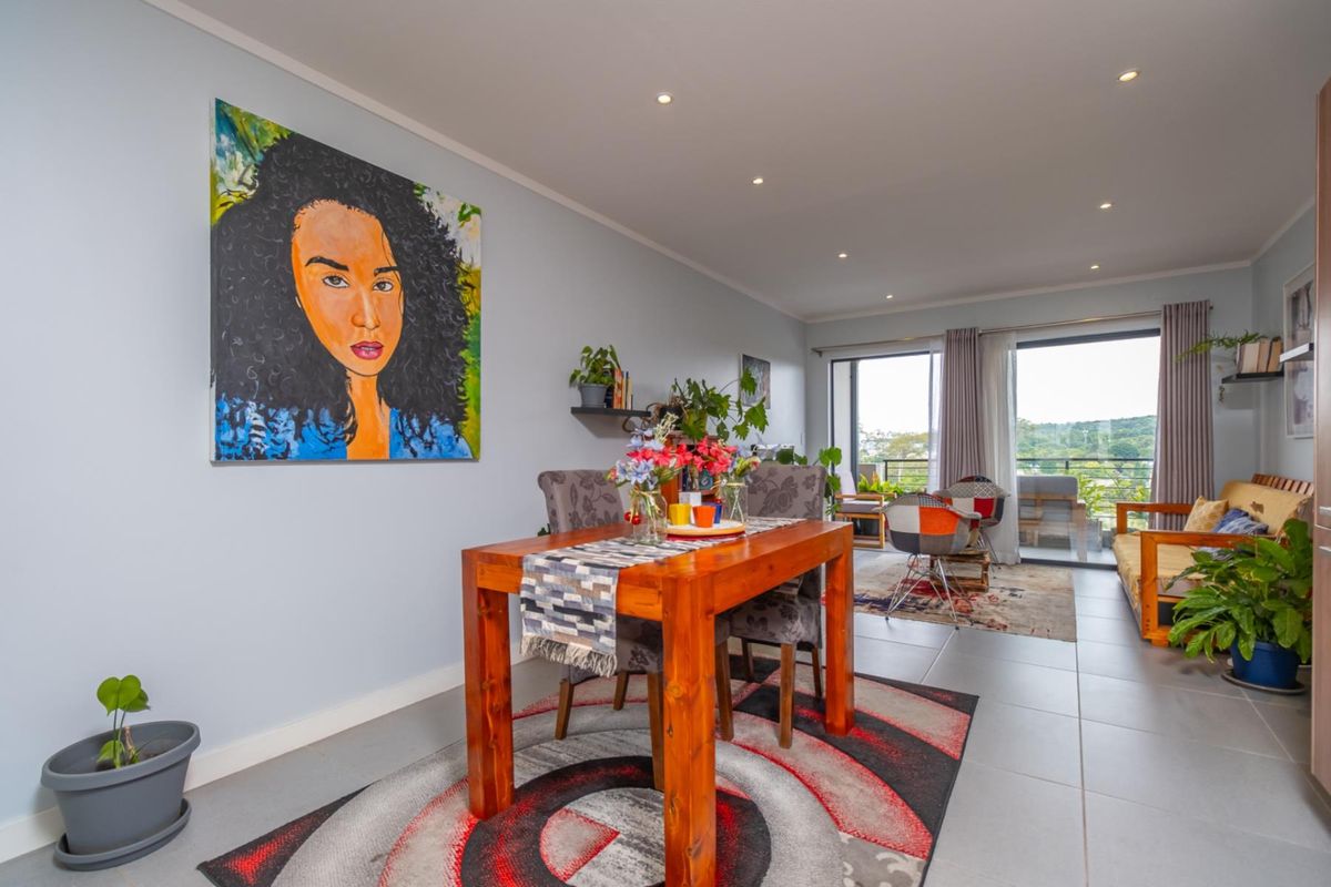 Spacious 2 Bedroom Apartment lock up and go - Photo 4