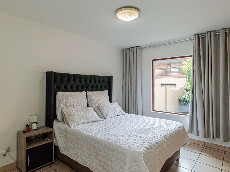 2 Bedroom Townhouse - Bendor! - Photo 6