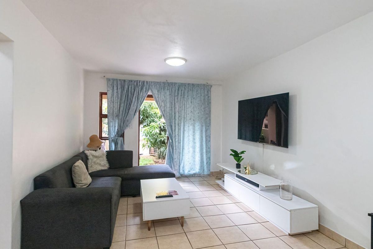 2 Bedroom Townhouse - Bendor! - Photo 4