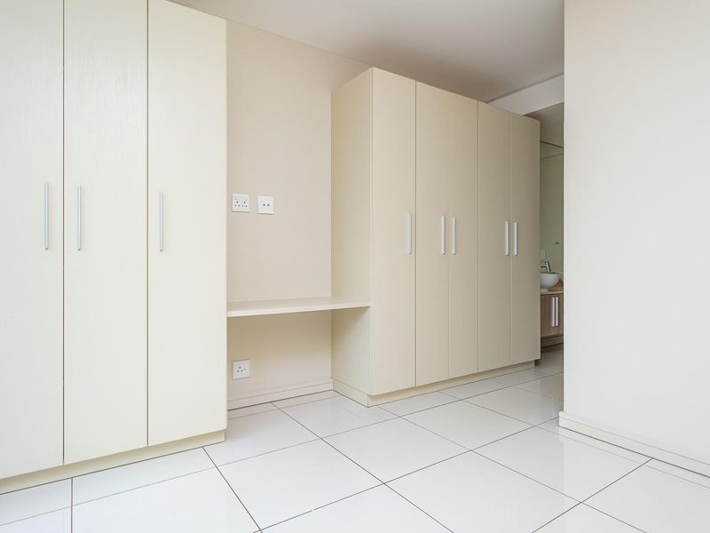 2-Bedrooms apartment in Rosebank CBD with amazing views! - Photo 8