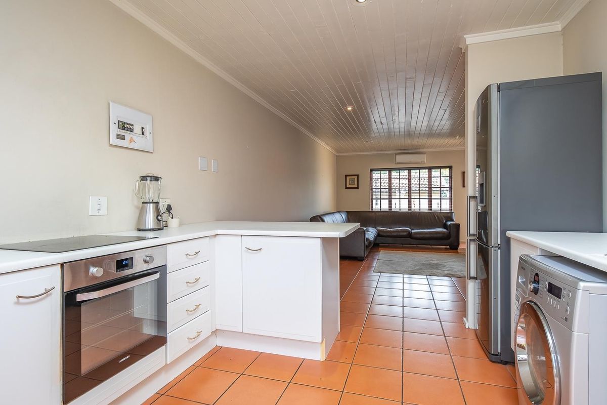 Simplex Living in a small complex. - Photo 3