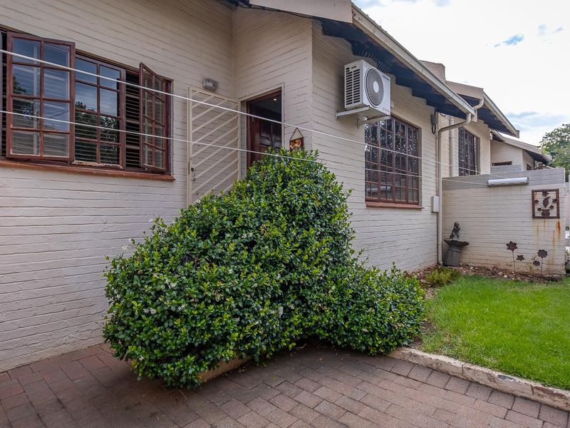 Simplex Living in a small complex. - Photo 9