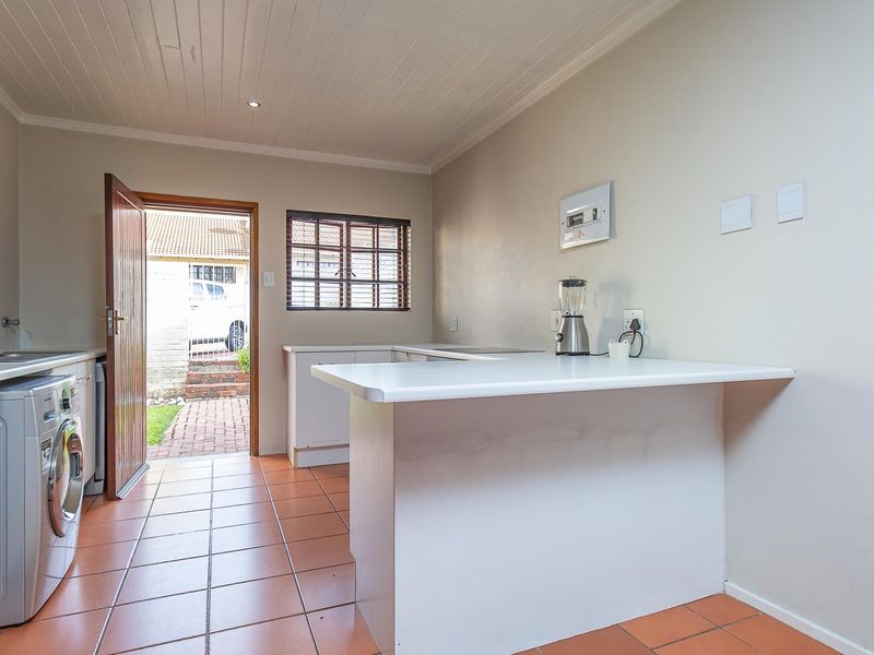 Simplex Living in a small complex. - Photo 8