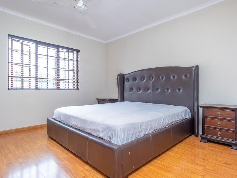 Simplex Living in a small complex. - Photo 5