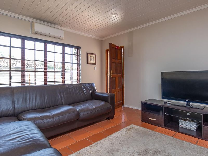 Simplex Living in a small complex. - Photo 4