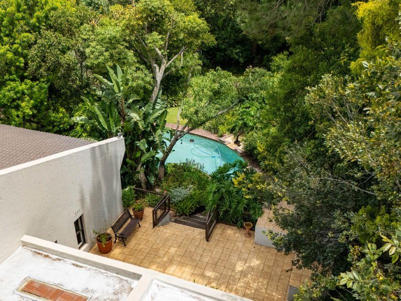 Elegant Bryanston East Townhouse with Lush Garden, Pool and Prime Location - Photo 6