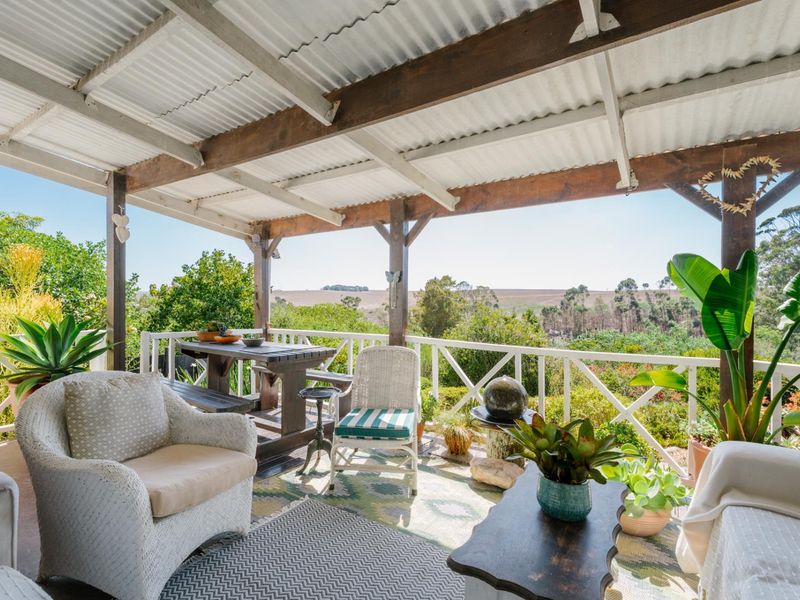 Tranquil 2-Bedroom Country House for Sale in Napier R2980 000 - Photo 1