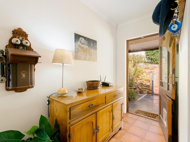 Tranquil 2-Bedroom Country House for Sale in Napier R2980 000 - Photo 9