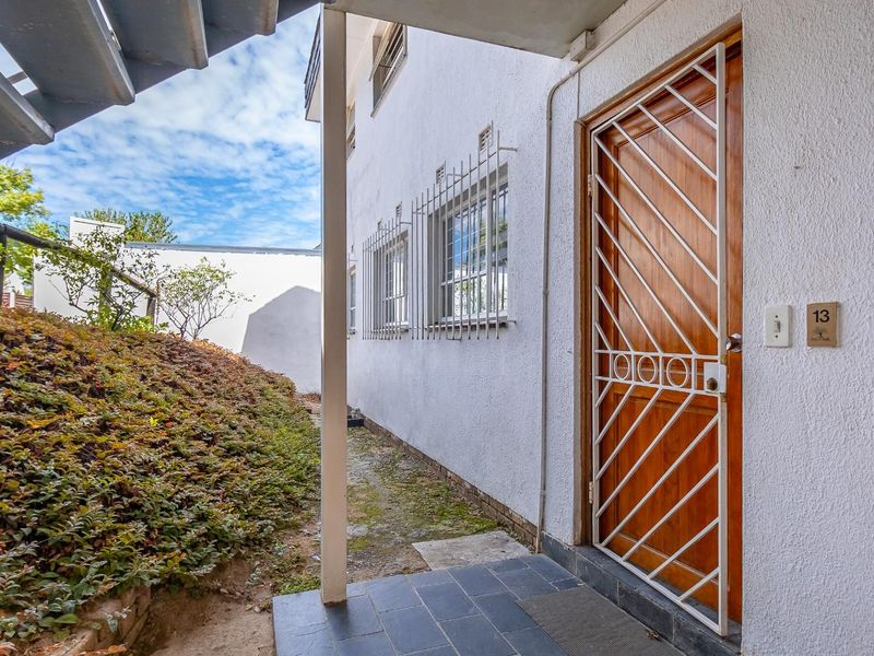 Ascot Park Fixer-Upper - Prime Location, Endless Potential - Photo 6