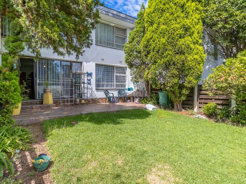 Ascot Park Fixer-Upper - Prime Location, Endless Potential - Photo 2