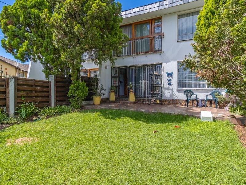 Ascot Park Fixer-Upper - Prime Location, Endless Potential - Photo 3