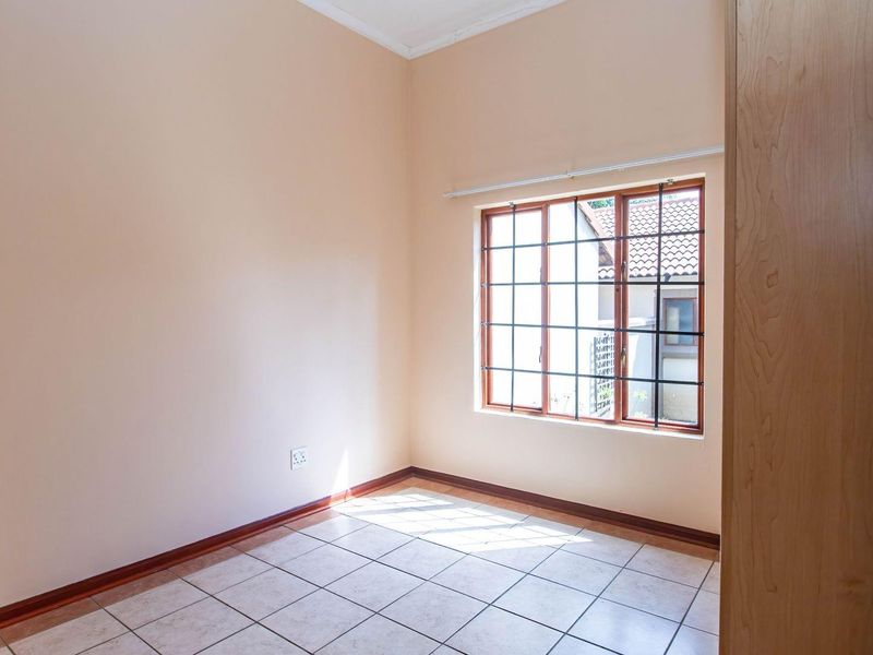 SPACE and LOCATION at its Bendor Best! - Photo 6