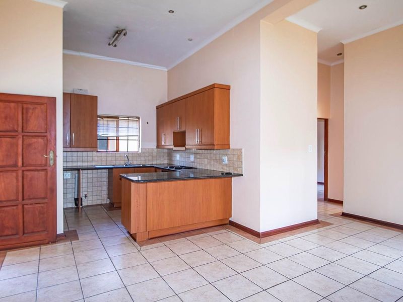 SPACE and LOCATION at its Bendor Best! - Photo 3