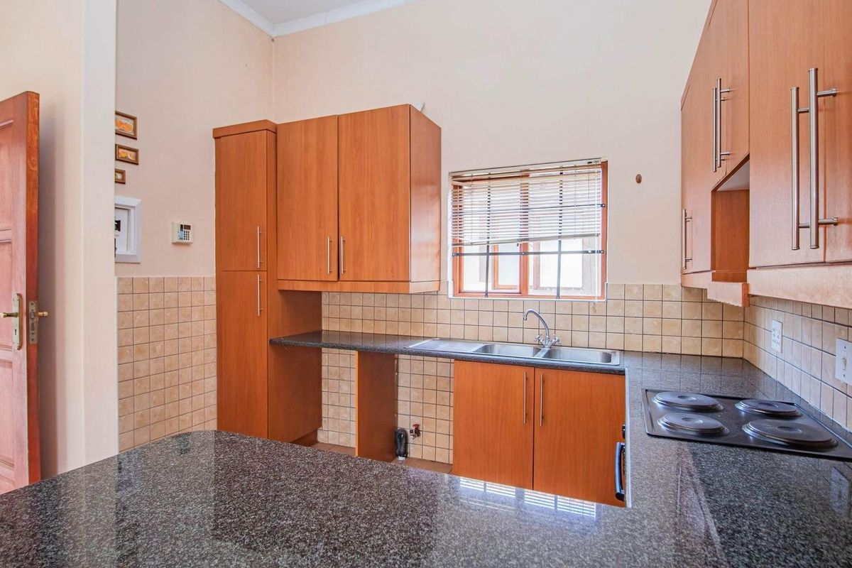 SPACE and LOCATION at its Bendor Best! - Photo 5