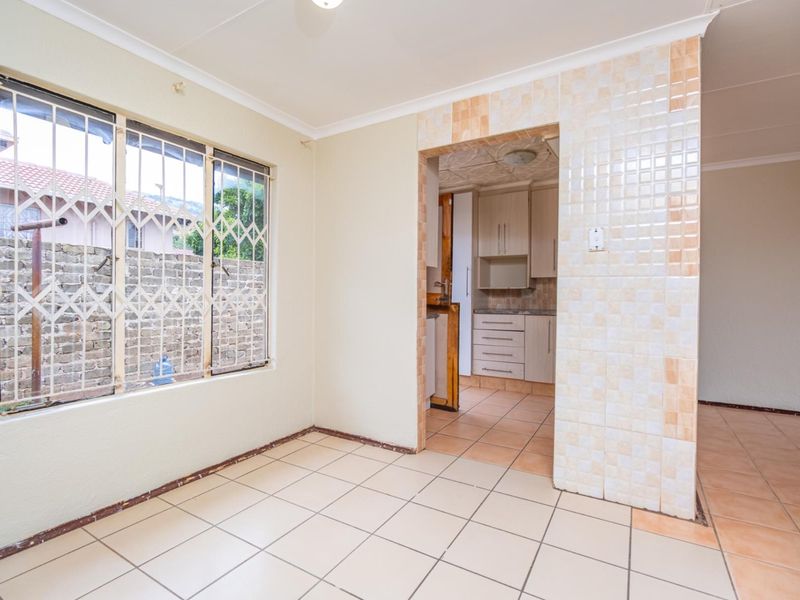 Perfect Starter Home for a Small Family in Tlhabane West! - Photo 8