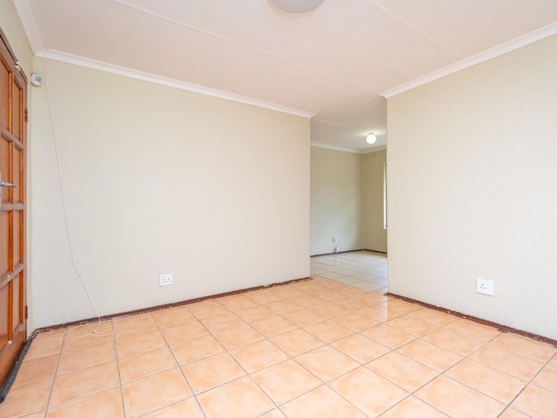Perfect Starter Home for a Small Family in Tlhabane West! - Photo 6