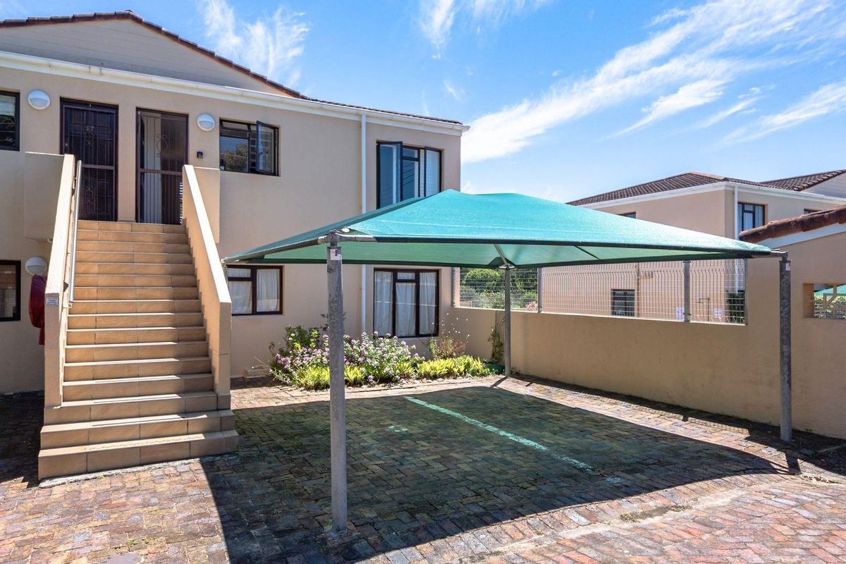 BEAUTIFUL CHIC AND MODERN CORNER APARTMENT- STROLL TO BEACH AND SHOPS - Photo 5