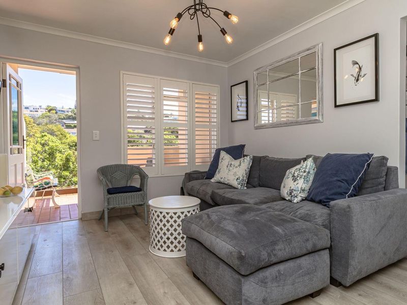 BEAUTIFUL CHIC AND MODERN CORNER APARTMENT- STROLL TO BEACH AND SHOPS - Photo 9