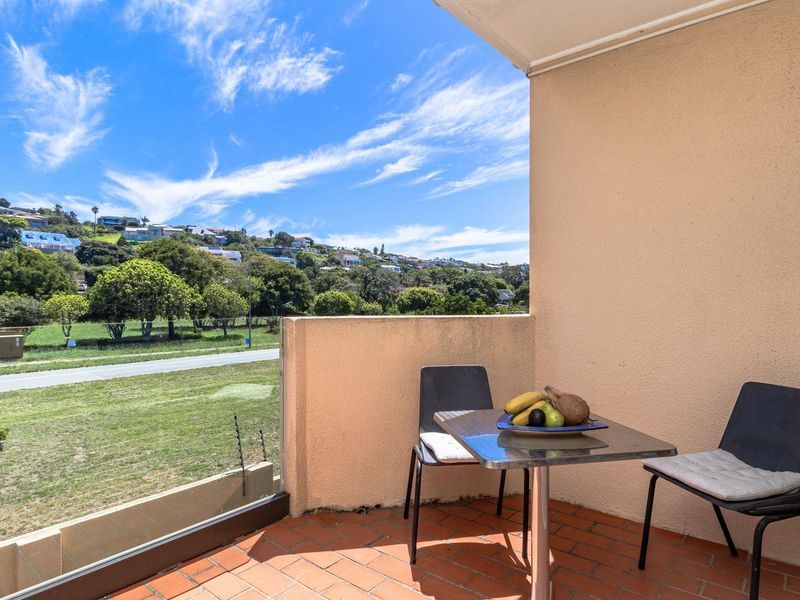 BEAUTIFUL CHIC AND MODERN CORNER APARTMENT- STROLL TO BEACH AND SHOPS - Photo 6