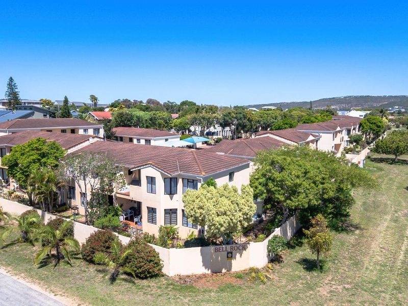 BEAUTIFUL CHIC AND MODERN CORNER APARTMENT- STROLL TO BEACH AND SHOPS - Photo 2