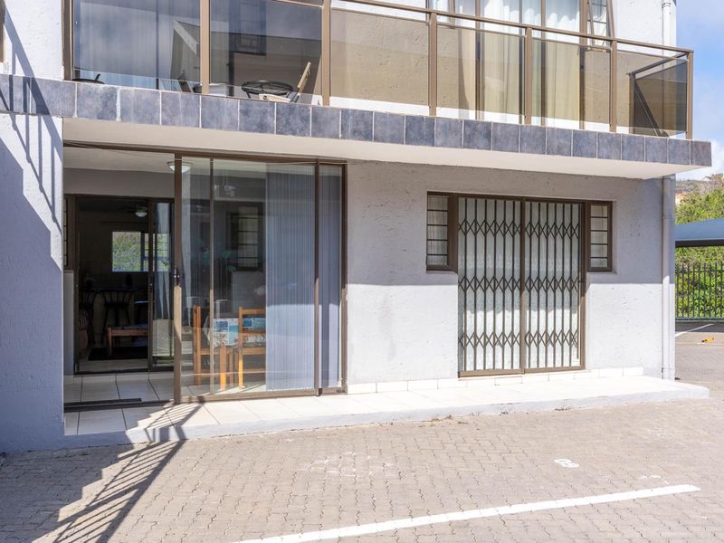 Furnished and ready to move in - secure coastal lifestyle! - Photo 8