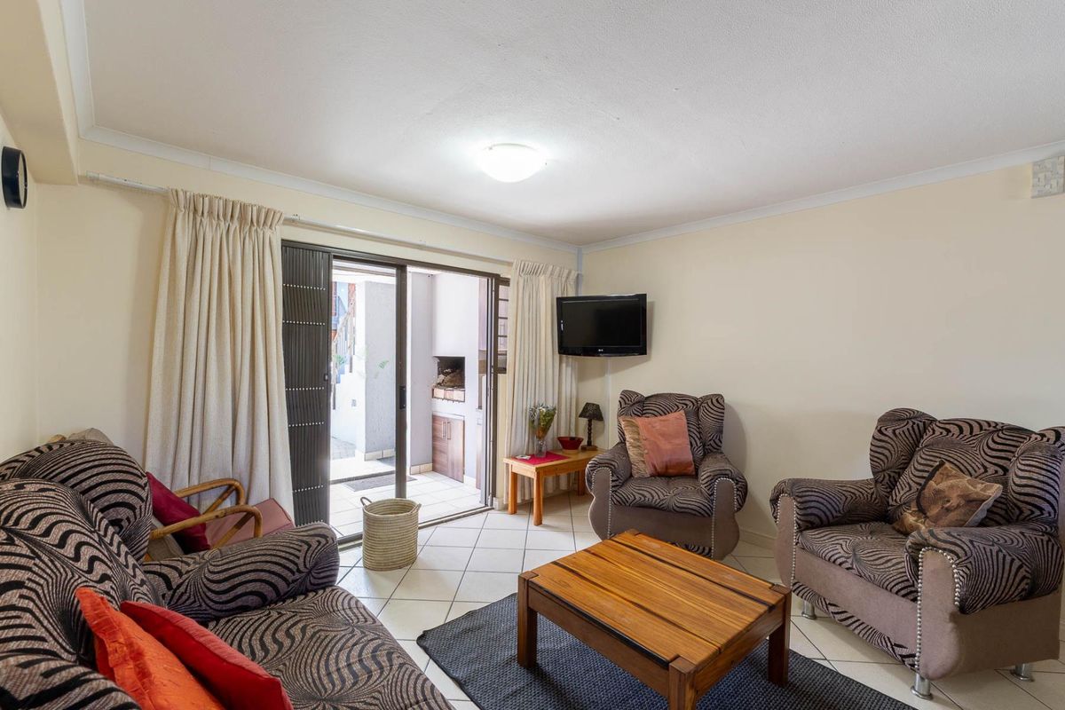 Furnished and ready to move in - secure coastal lifestyle! - Photo 3