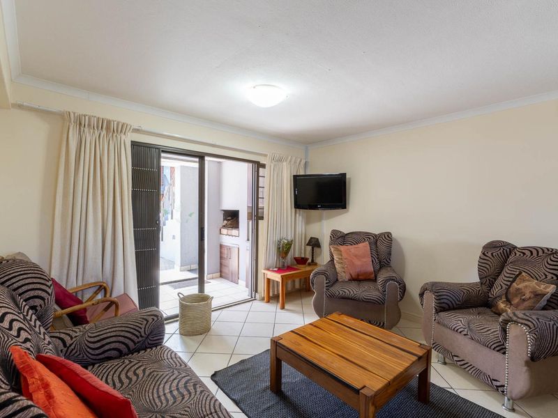 Furnished and ready to move in - secure coastal lifestyle! - Photo 3