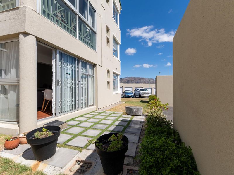 Groundfloor apartment in sea-side oasis - Photo 6