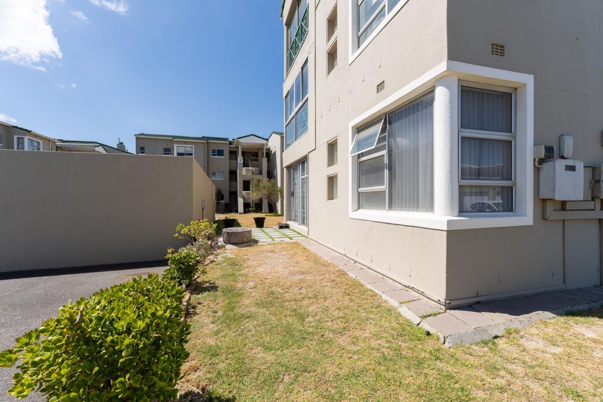 Groundfloor apartment in sea-side oasis - Photo 4