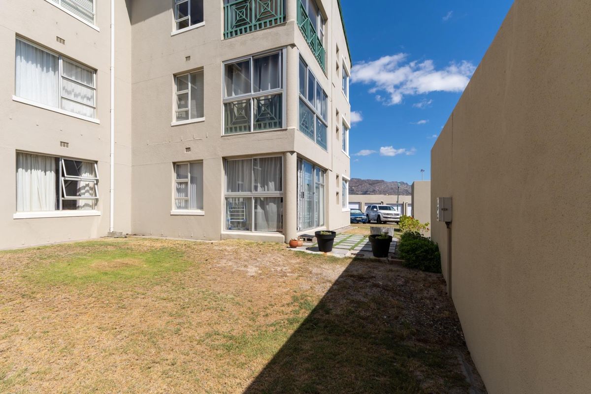 Groundfloor apartment in sea-side oasis - Photo 5