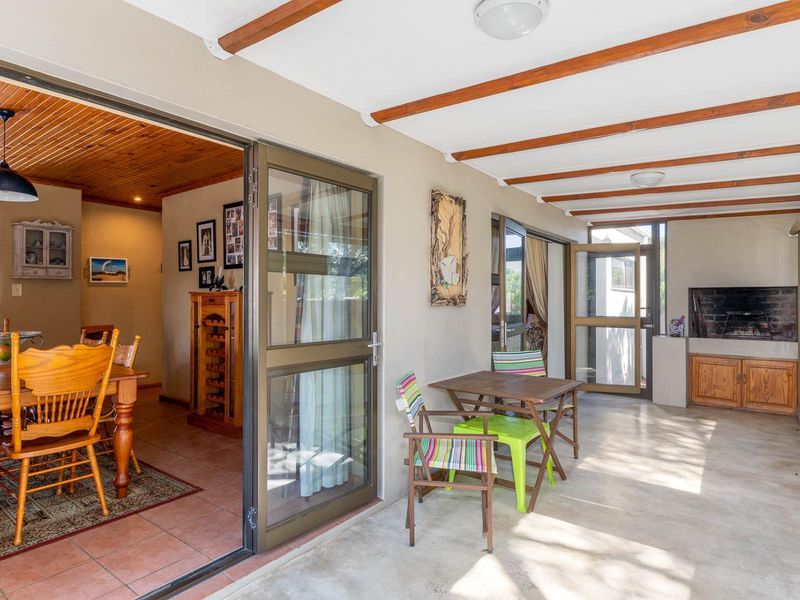 Immaculate lock up go in Stilbaai. Close to the river - Photo 10