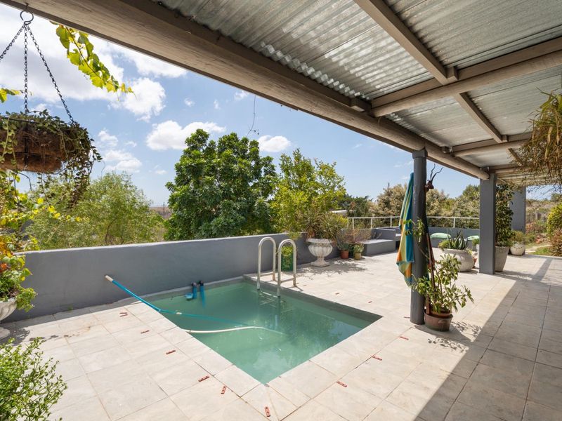 Setters Rest  - Napier, Overberg 4 Bedroomed farmhouse on smallholding R3.5m - Photo 7