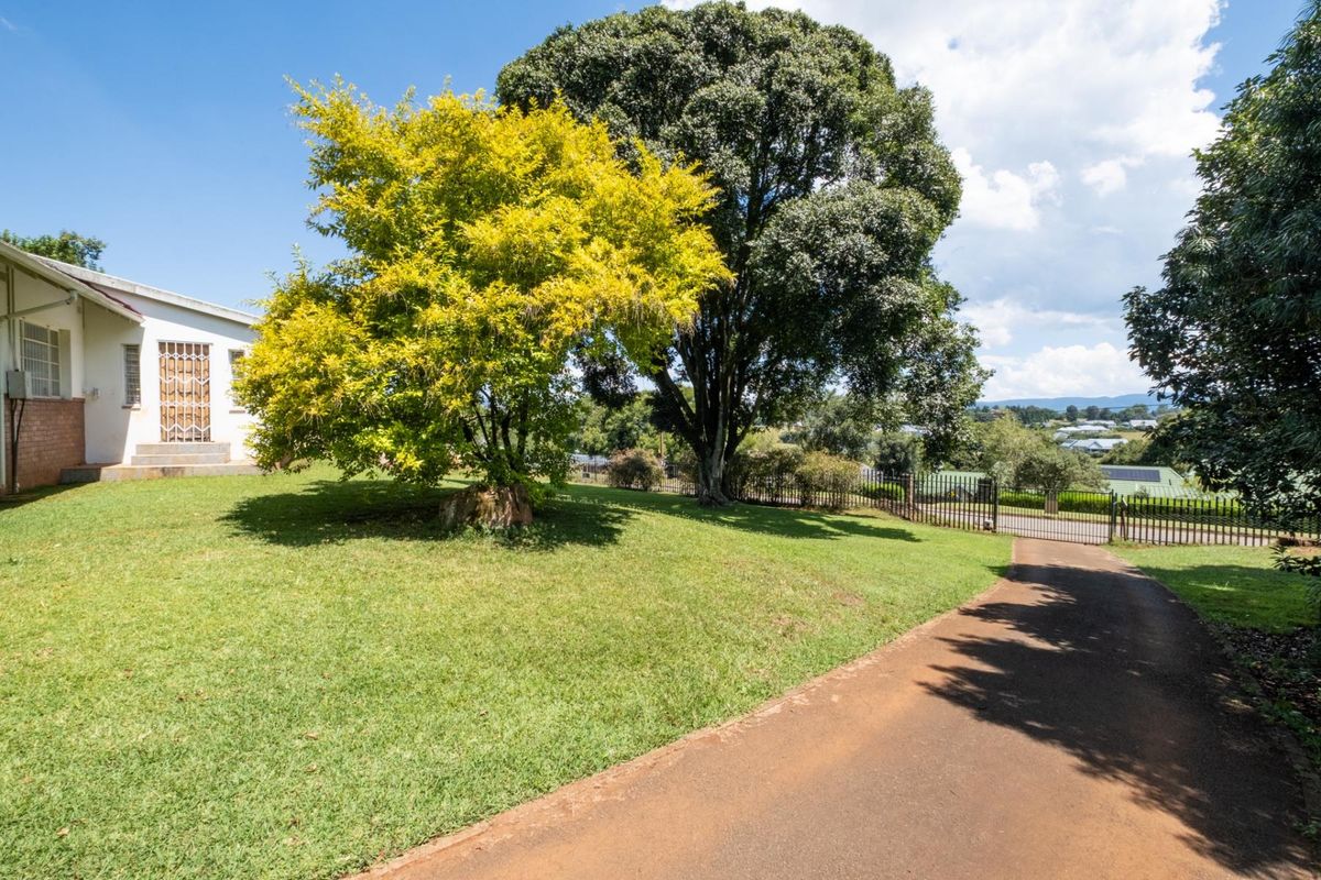 Spacious Family Home in a Quiet Neighbourhood - Close to Howick Preparatory - Photo 4