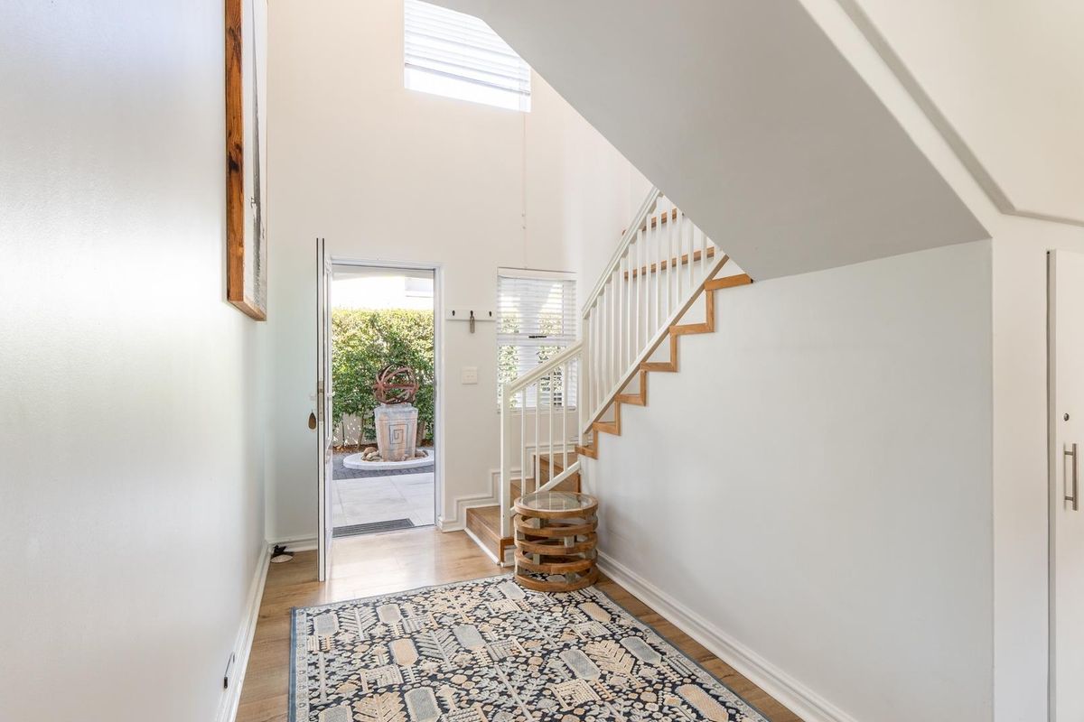 Exclusive Large North Facing Property on Boschenmeer Golf Estate - Photo 3