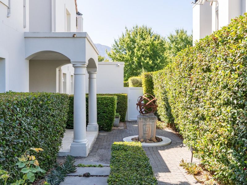 Exclusive Large North Facing Property on Boschenmeer Golf Estate - Photo 2